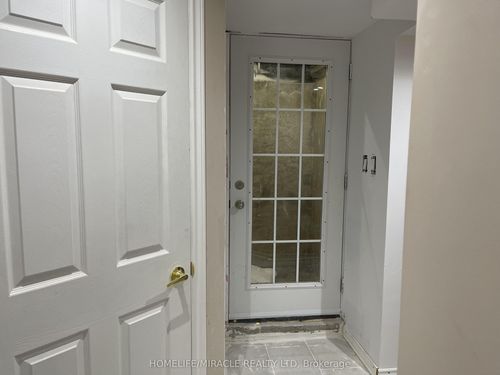 4 Major William Sharpe Dr, Brampton, ON, L6X3E7 | Card Image