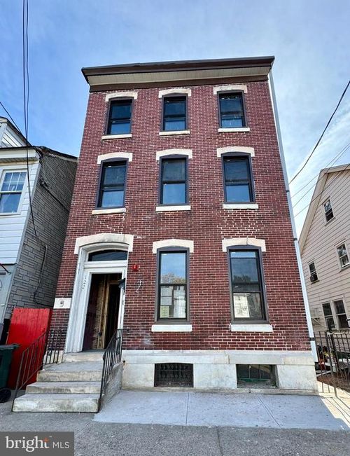 122 E Broad St, BURLINGTON, NJ, 08016-1605 | Card Image