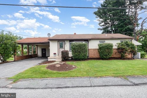 605 Evergreen Rd, NEW CUMBERLAND, PA, 17070-2820 | Card Image