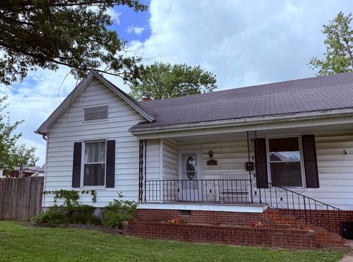 927 E Promenade St, MEXICO, MO, 65265-2932 | Card Image