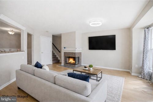 3-8310 Bluebird Way, LORTON, VA, 22079-2820 | Card Image