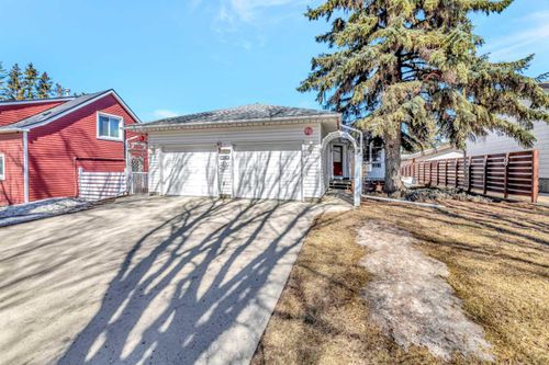 5318 46 St, Lloydminster, AB, T9V0E1 | Card Image