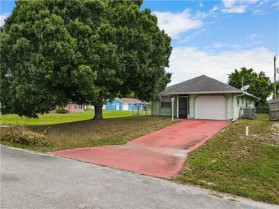 446 14th Place Sw, House other with 2 bedrooms, 2 bathrooms and null parking in Vero Beach FL | Image 1