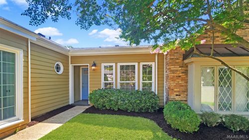 2067 Hazel Hedge Ln, Montgomery, AL, 36106-1529 | Card Image