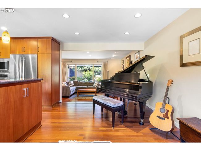 17810 Sarah Hill Ln, House other with 4 bedrooms, 3 bathrooms and 2 parking in Lake Oswego OR | Image 7