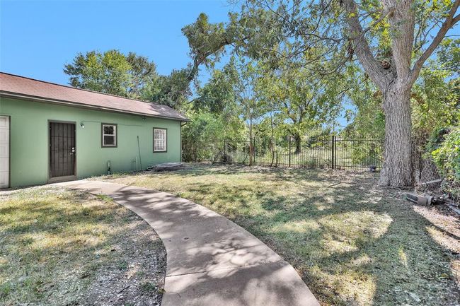 3346 Reeves St, House other with 3 bedrooms, 2 bathrooms and 1 parking in Houston TX | Image 25