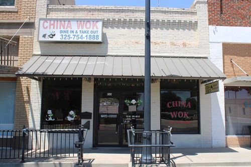 133 N Main St, Winters, TX, 79567-5107 | Card Image