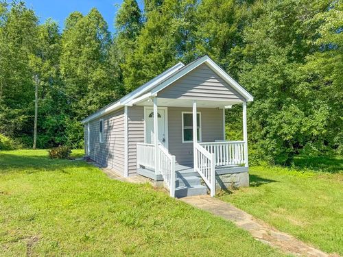 10001 E Colonial Trail Hwy, Crewe, VA, 23930-3322 | Card Image