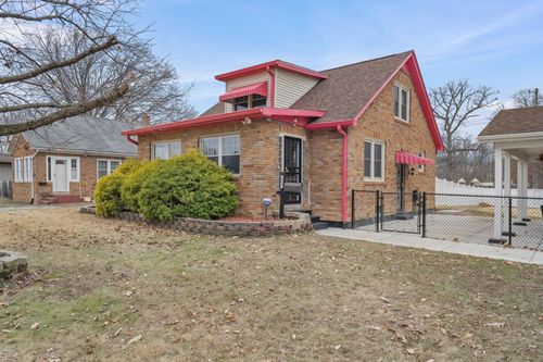 363 32nd Ave, East Moline, IL, 61244-3106 | Card Image