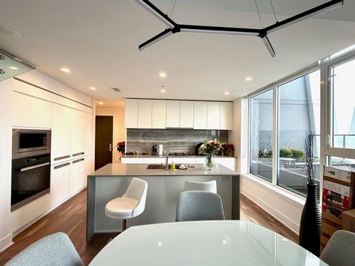 450 Westview Street, Coquitlam, BC, V3K0G3 | Card Image