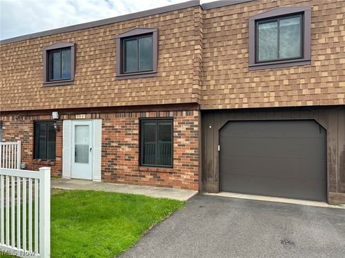 f4-950 Wadsworth Road, Medina, OH, 44256 | Card Image