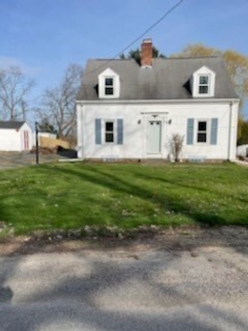 21 Woburn St, Waltham, MA, 02453 | Card Image
