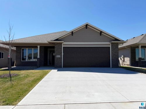 8105 W 24th St Street, Sioux Falls, SD, 57106 | Card Image