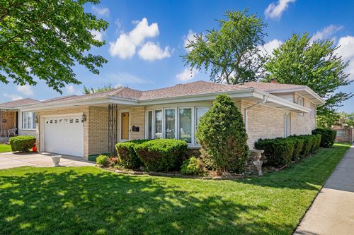 4738 N Potawatomie Ave, Chicago, IL, 60656-4115 | Card Image