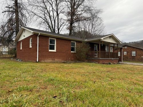 11 Short St, Thelma, KY, 41260-8628 | Card Image