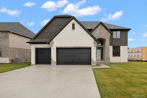 50669 Mistwood Dr, Macomb, MI, 48042-4434 | Card Image