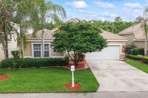 2013 Island Cir, Weston, FL, 33326-2342 | Card Image