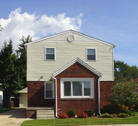 Glen Ct, Saint Clair Shores, MI 48080