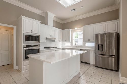 825 Wordsworth Dr, Baton Rouge, LA, 70810-1977 | Card Image