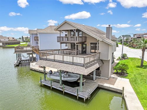 214 Easterly Dr, Tiki Island, TX, 77554-8152 | Card Image