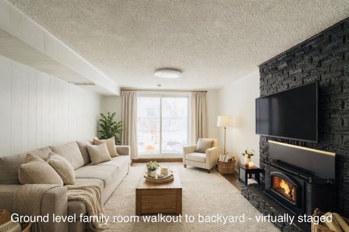 108 Kozlov St, Barrie, ON, L4N4P9 | Card Image