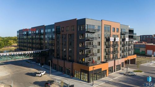 606-151 E 4th Pl Place, Sioux Falls, SD, 57104 | Card Image