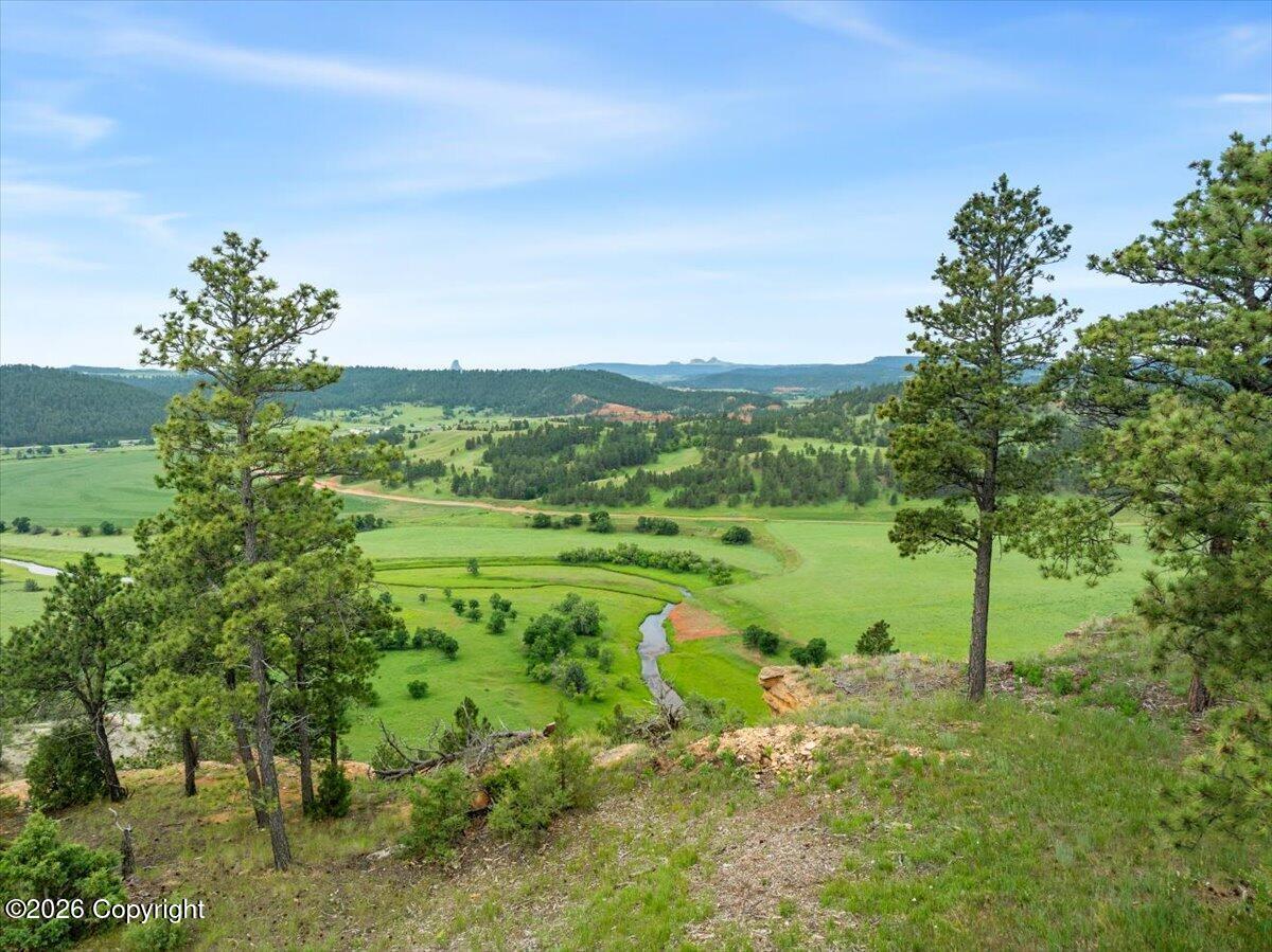 Land in Hulett