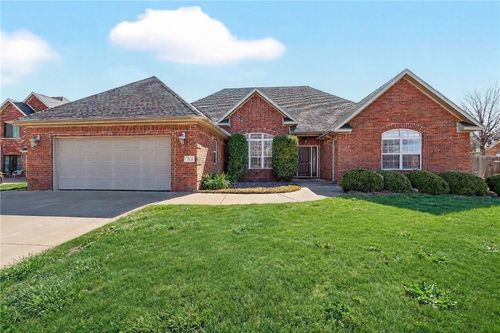 713 Sw Brighton Dr, Bentonville, AR, 72712-3601 | Card Image