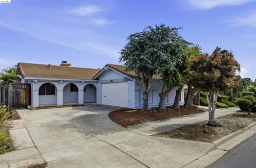 3305 Fir Ave, Alameda, CA, 94502-6947 | Card Image
