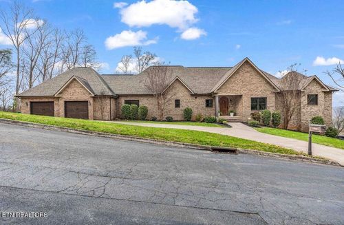 6743 Long Shadow Way, Knoxville, TN, 37918-9549 | Card Image