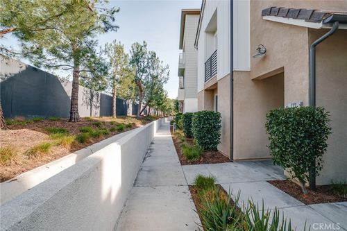 127 Stage, Irvine, CA, 92618-1365 | Card Image