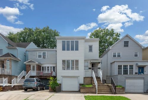 22 E 45th St, Bayonne, NJ, 07002-4024 | Card Image