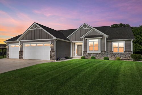 9154 Creekside Cir, Pleasant Prairie, WI, 53158-3250 | Card Image