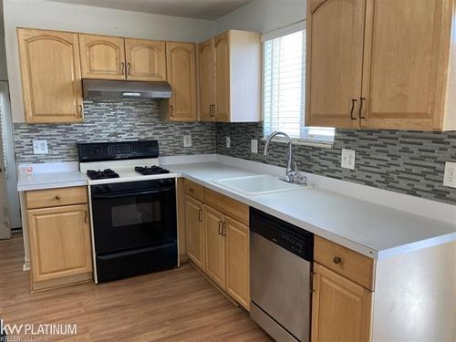 26450 Nanton St, Madison Heights, MI, 48071-4900 | Card Image