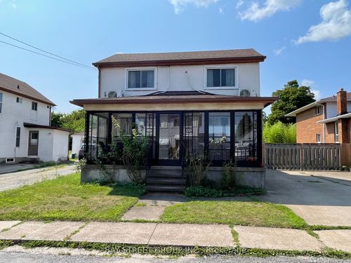 5720 Peer St, Niagara Falls, ON, L2G1X1 | Card Image