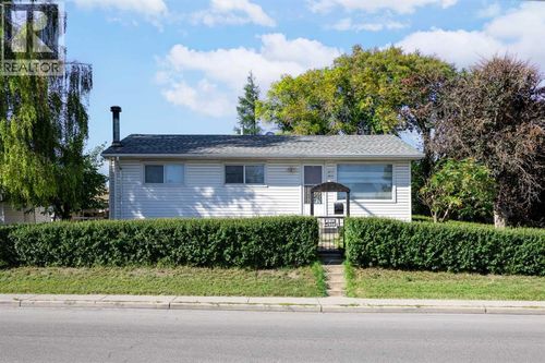 3012 30 Ave Se, Calgary, AB, T2B0G7 | Card Image