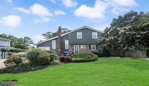360 Locust Ave, Oakdale, NY, 11769-1613 | Card Image