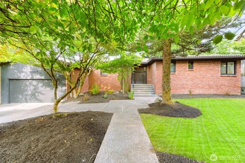 14512 38th Ave Ne, Lake Forest Park, WA, 98155-7808 | Card Image