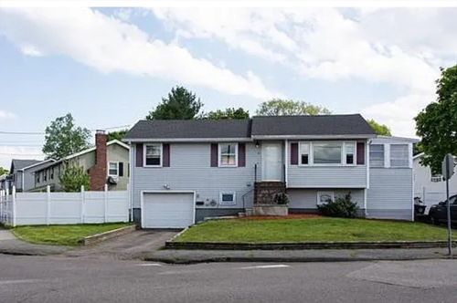 11 Gallows Hill Rd, Salem, MA, 01970-1240 | Card Image