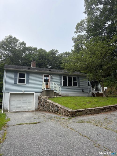 11 Willey St, Norwich, CT, 06360-4930 | Card Image