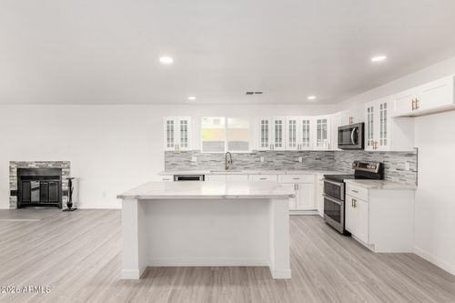 4460 W Avalon Dr, Phoenix, AZ, 85031-3814 | Card Image