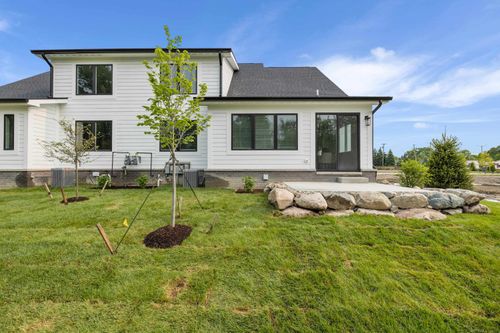 43739 Mound Rd, Sterling Heights, MI, 48314-2031 | Card Image