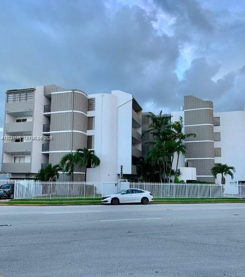2000 Biarritz Dr, Miami Beach, FL, 33141-6902 | Card Image