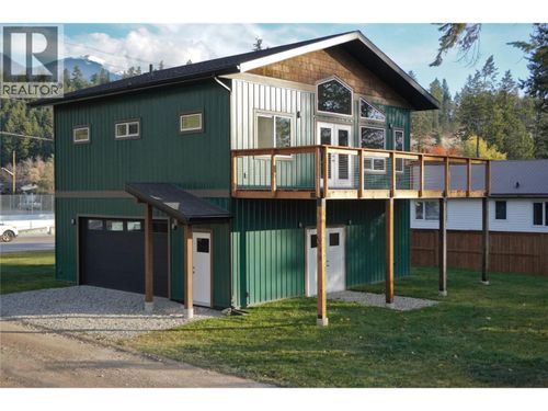 905 13 Avenue S, Golden, BC, V0A1H0 | Card Image