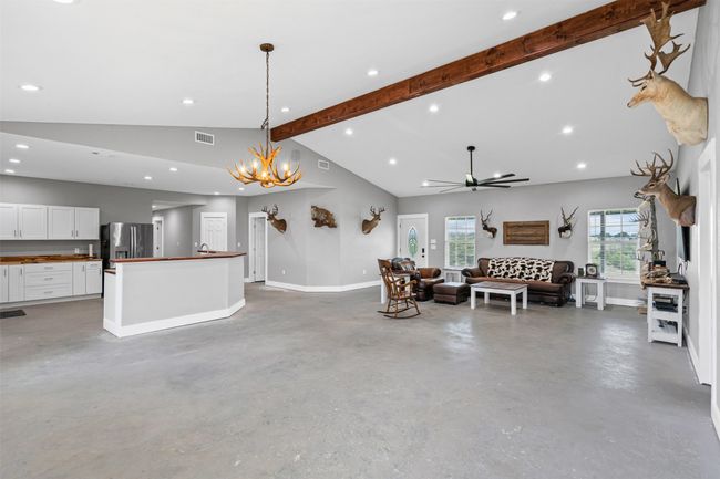 873 Hcr 1106, House other with 4 bedrooms, 3 bathrooms and null parking in Blum TX | Image 12