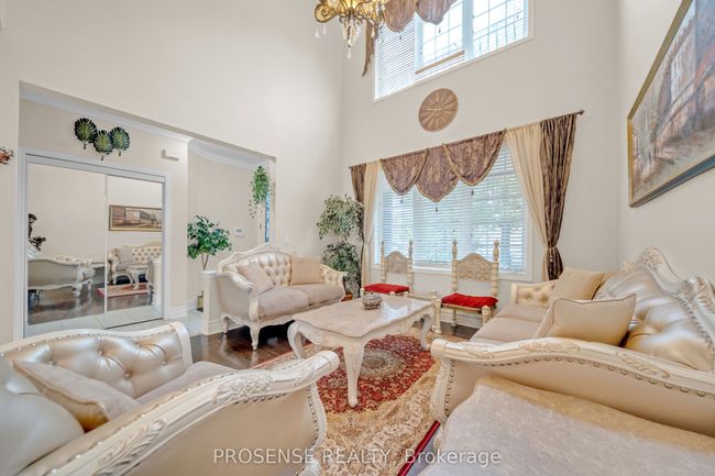 147 Whitwell Dr, House other with 6 bedrooms, 4 bathrooms and 4 parking in Brampton ON | Image 11