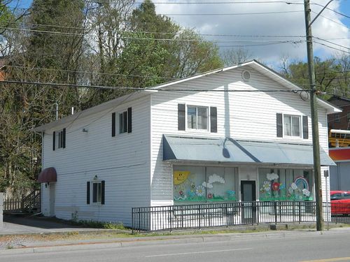 320 N Main St, Marion, VA, 24354-3324 | Card Image
