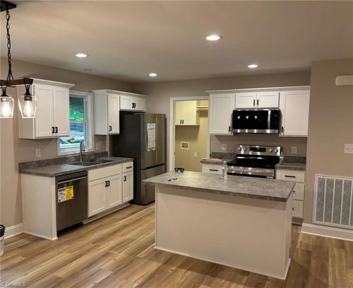 32874 Old Salisbury Rd, Albemarle, NC, 28001-8336 | Card Image