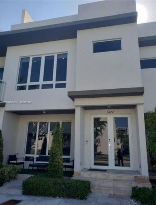 6422 Nw 105th Pl, Doral, FL, 33178-3270 | Card Image