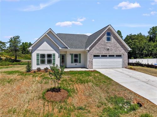 211 Timber Hill Ct, Rural Hall, NC, 27045-9803 | Card Image